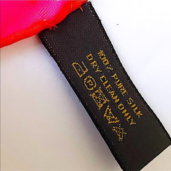 Authentic Louis Vuitton 2002 LE Robert Wilson Fluo Monogram Fuchsia Silk Scarf - Picture 8 of 9